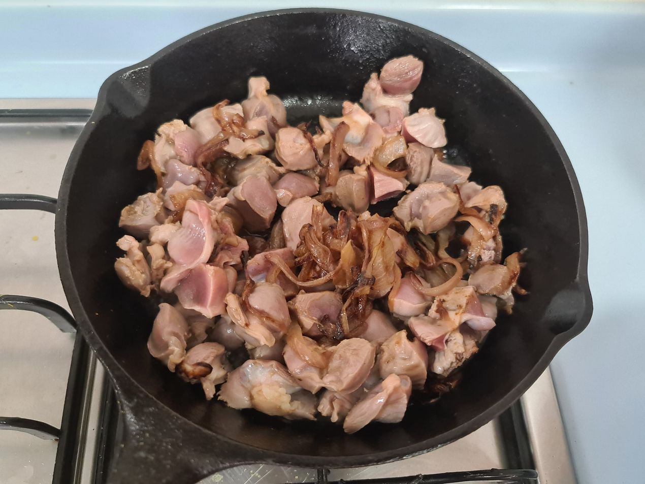 gizzard_on_pan