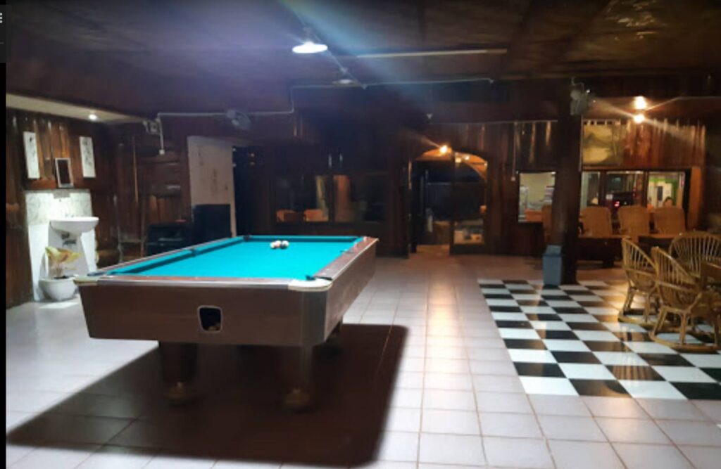 Brandos-Blues-Bar04-1024x667