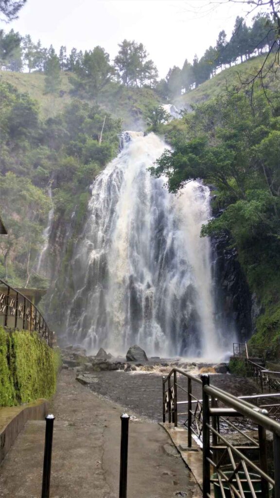 Efrata-Waterfall01-576x1024