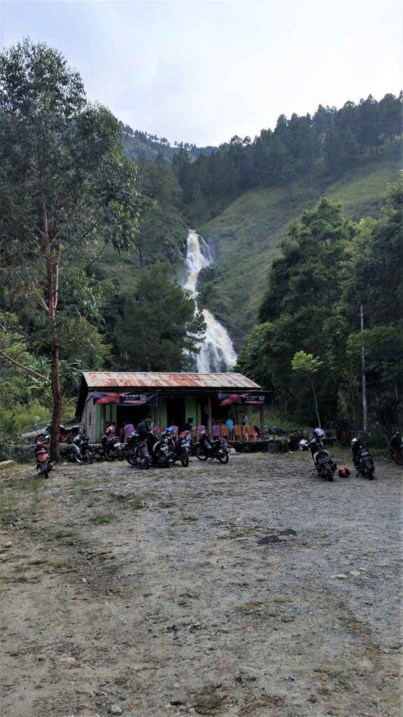 Efrata-Waterfall04-576x1024